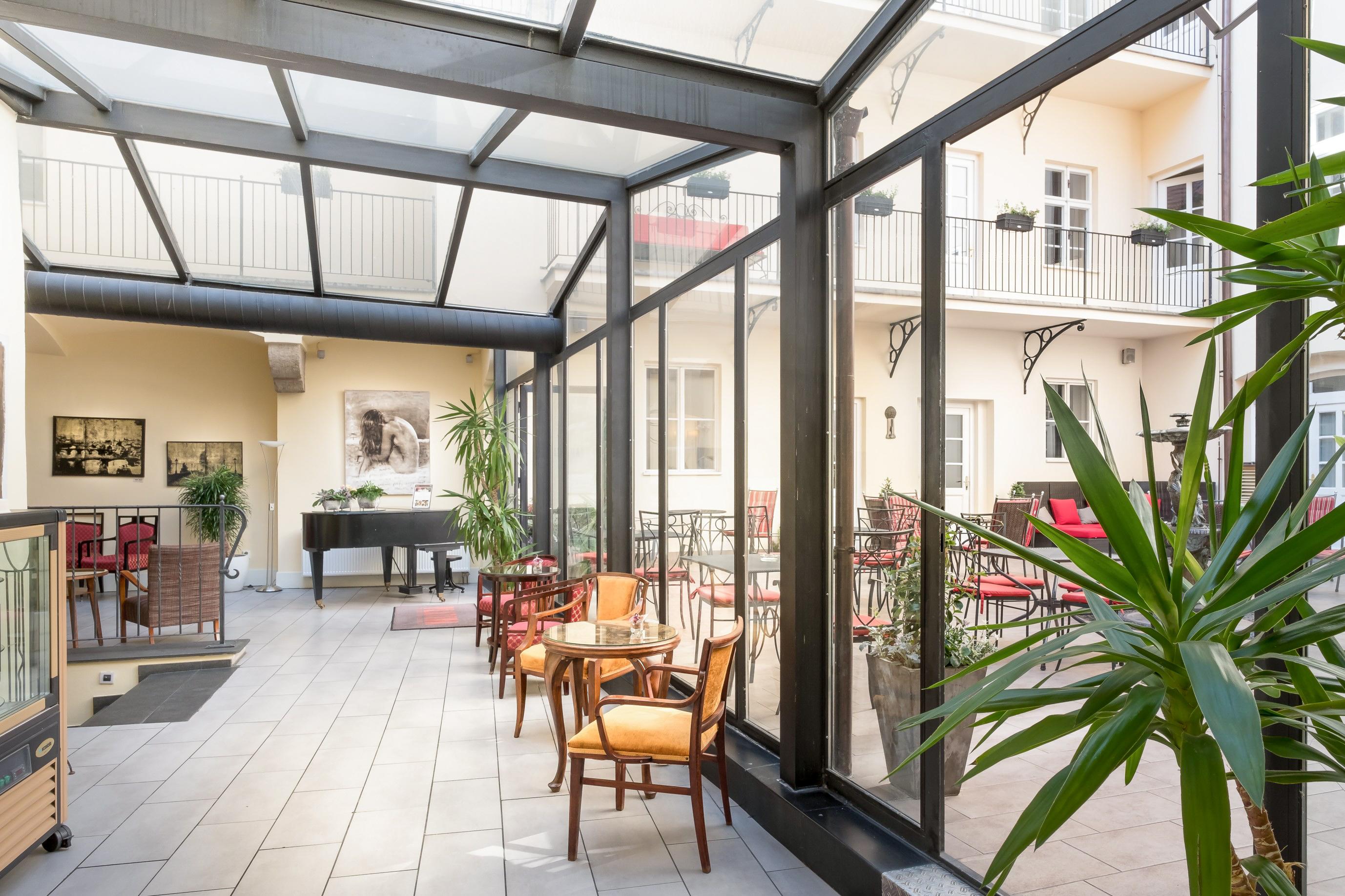 Hotel Bookquet Prague Exterior photo The interior of the hotel