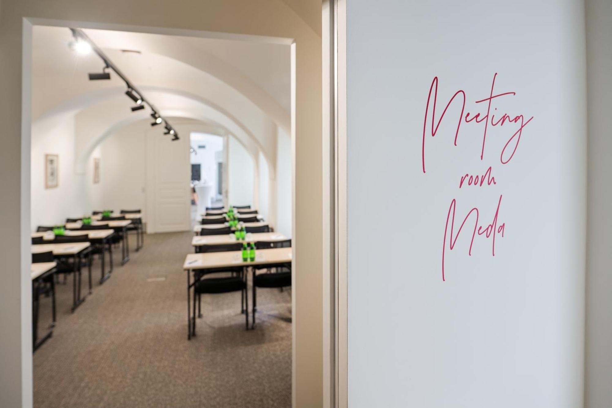Hotel Bookquet Prague Exterior photo Meeting and Media
