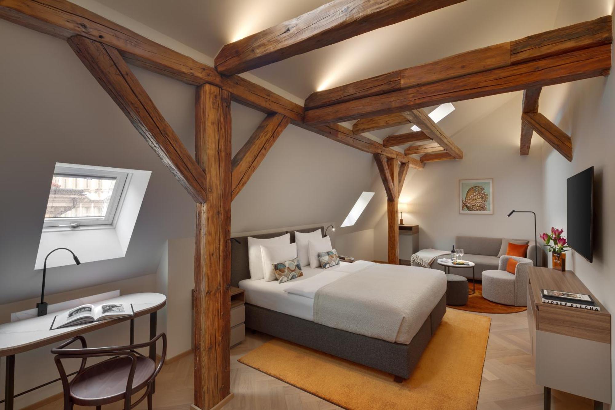 Hotel Bookquet Prague Exterior photo Deluxe Suite